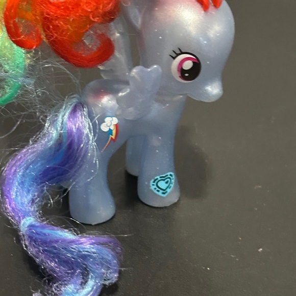 Gray and Red Building Blocks Set - Picture 10 of 14